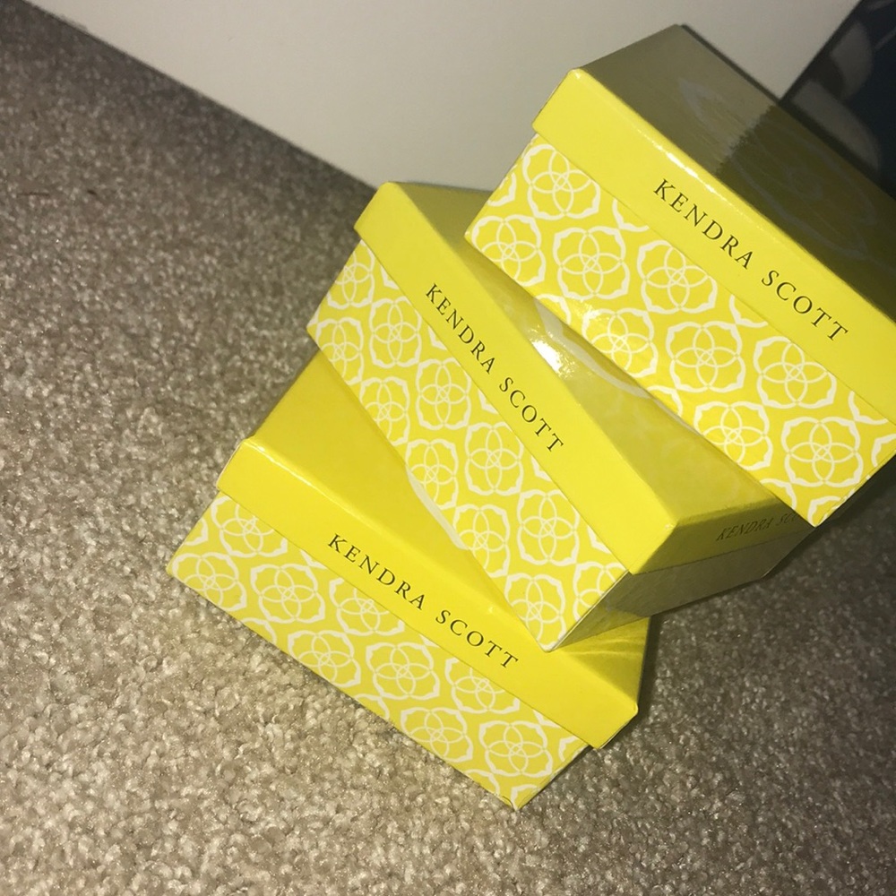 Kendra Scott - Picture 5 of 5